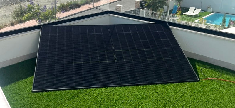 Kits Solares de Balcón 2026: Guía Completa de Precios y Rentabilidad en España