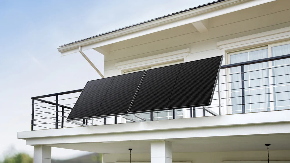 Anker SOLIX Kit Solar (820W) + Soportes para Balcón